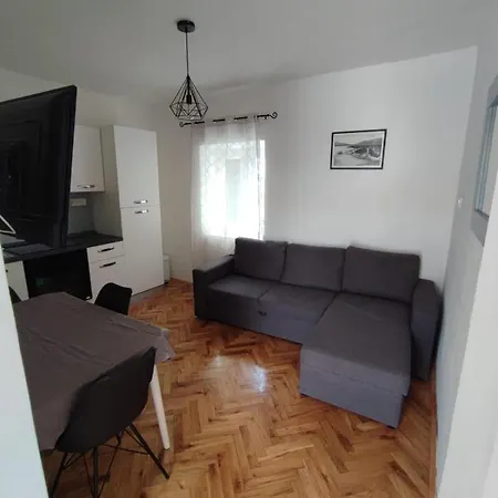 شقة Apartman Lord Kaštela